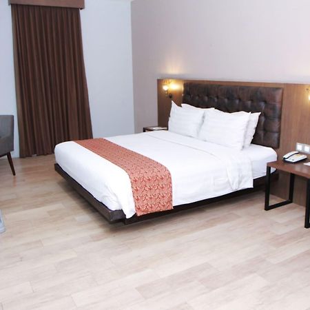 Grand Kangen Hotel Urip Sumoharjo Yogyakarta Exteriör bild