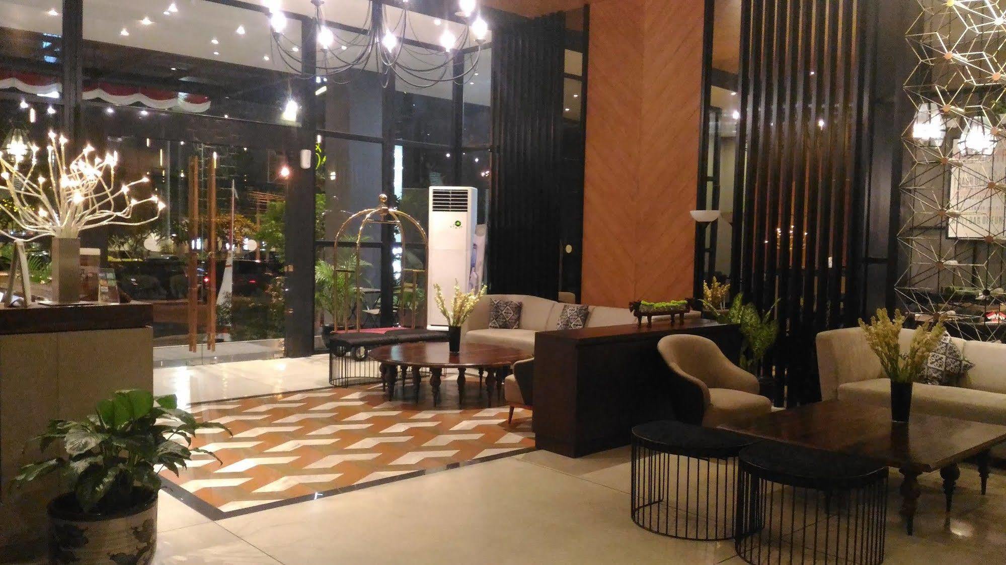 Grand Kangen Hotel Urip Sumoharjo Yogyakarta Exteriör bild