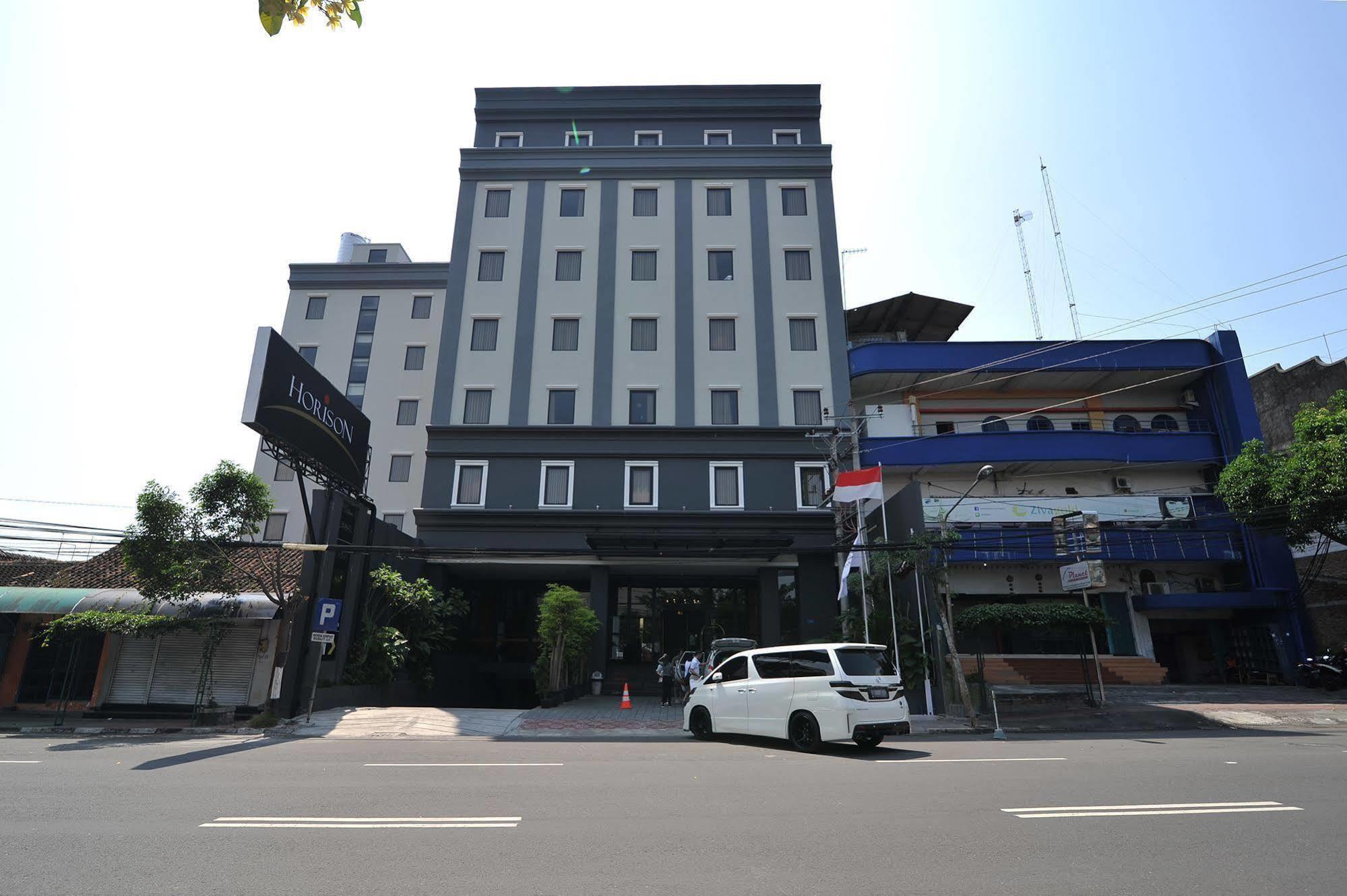 Grand Kangen Hotel Urip Sumoharjo Yogyakarta Exteriör bild